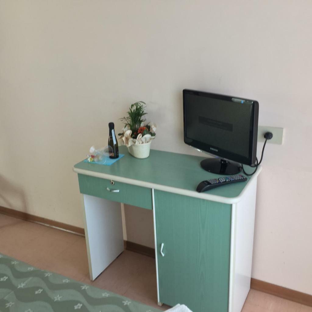 Hotel Ville De Paris Riccione Bagian luar foto